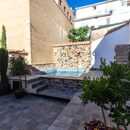 Apartamentos Turisticos De La Bernarda Caceres Bagian luar foto