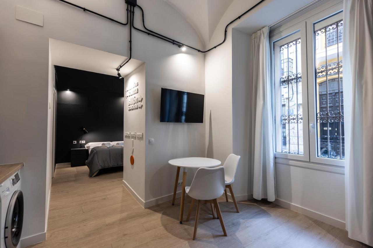 Apartamentos Turisticos De La Bernarda Caceres Bagian luar foto