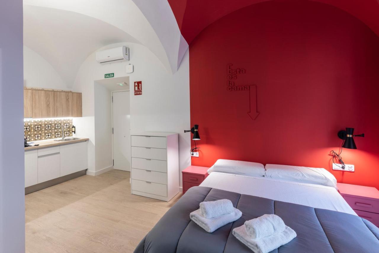 Apartamentos Turisticos De La Bernarda Caceres Bagian luar foto