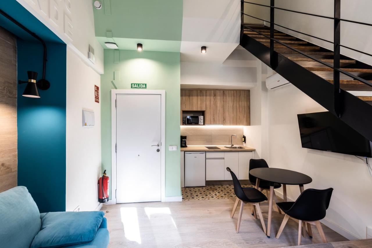 Apartamentos Turisticos De La Bernarda Caceres Bagian luar foto