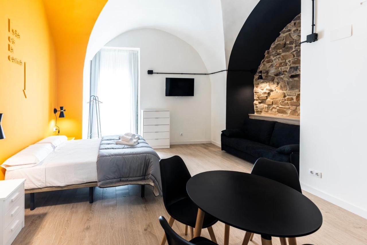 Apartamentos Turisticos De La Bernarda Caceres Bagian luar foto