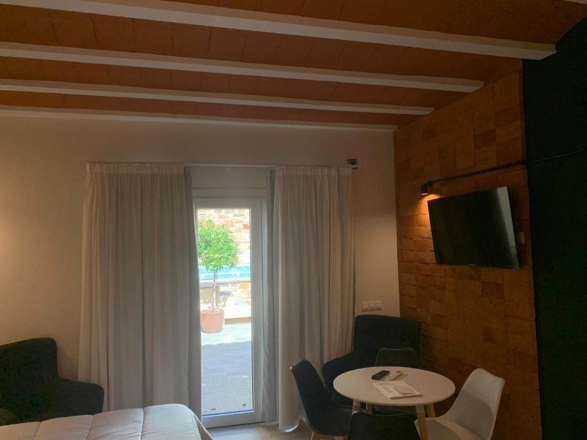 Apartamentos Turisticos De La Bernarda Caceres Bagian luar foto