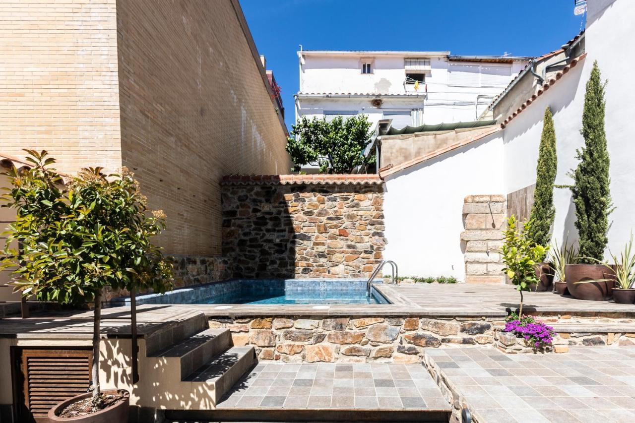 Apartamentos Turisticos De La Bernarda Caceres Bagian luar foto